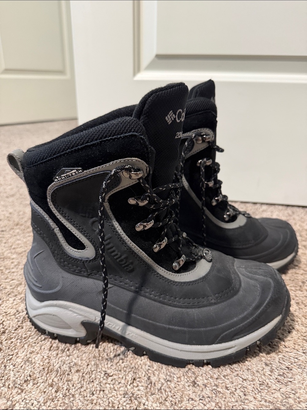 Columbia Women’s  Black & Gray Winter Snow Boots